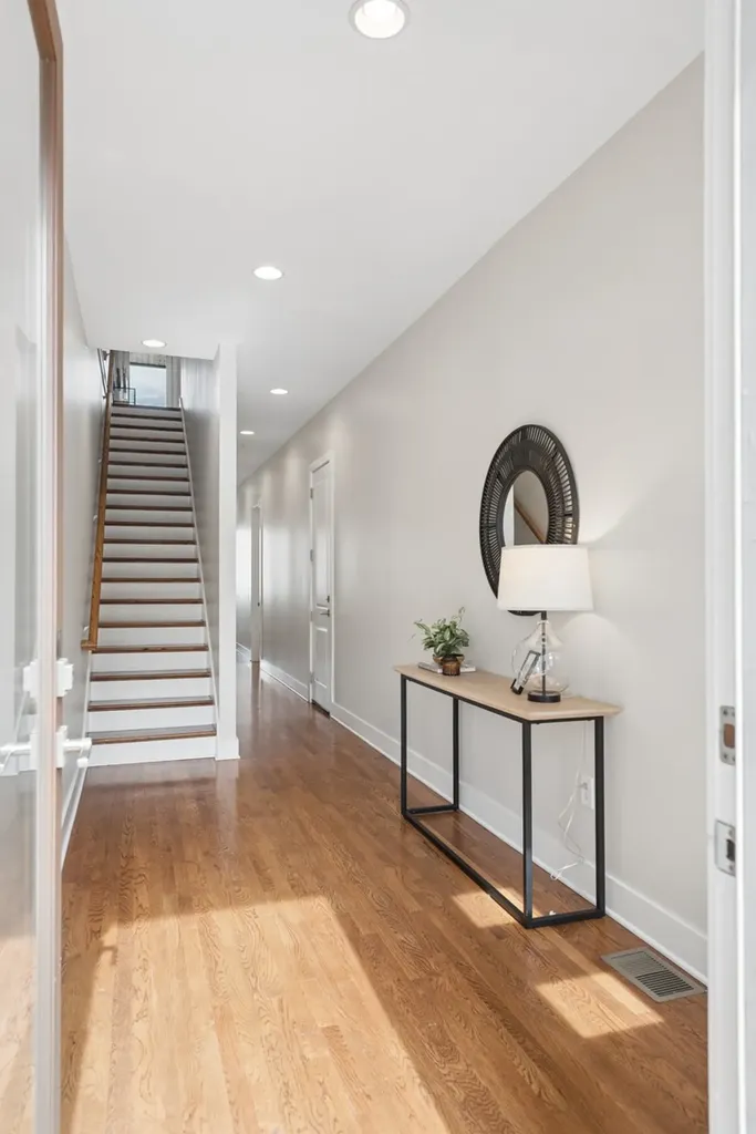 410A 33rd Ave, N Nashville TN 37209