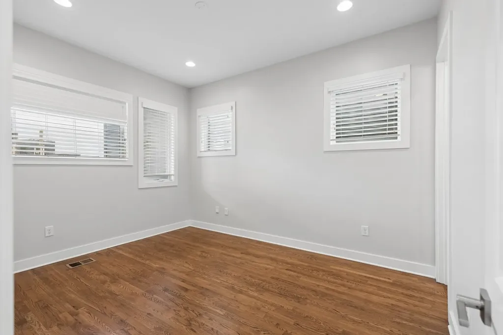 410A 33rd Ave, N Nashville TN 37209