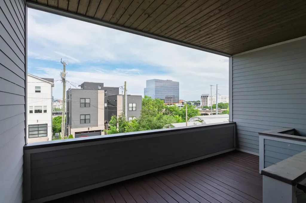 410A 33rd Ave, N Nashville TN 37209