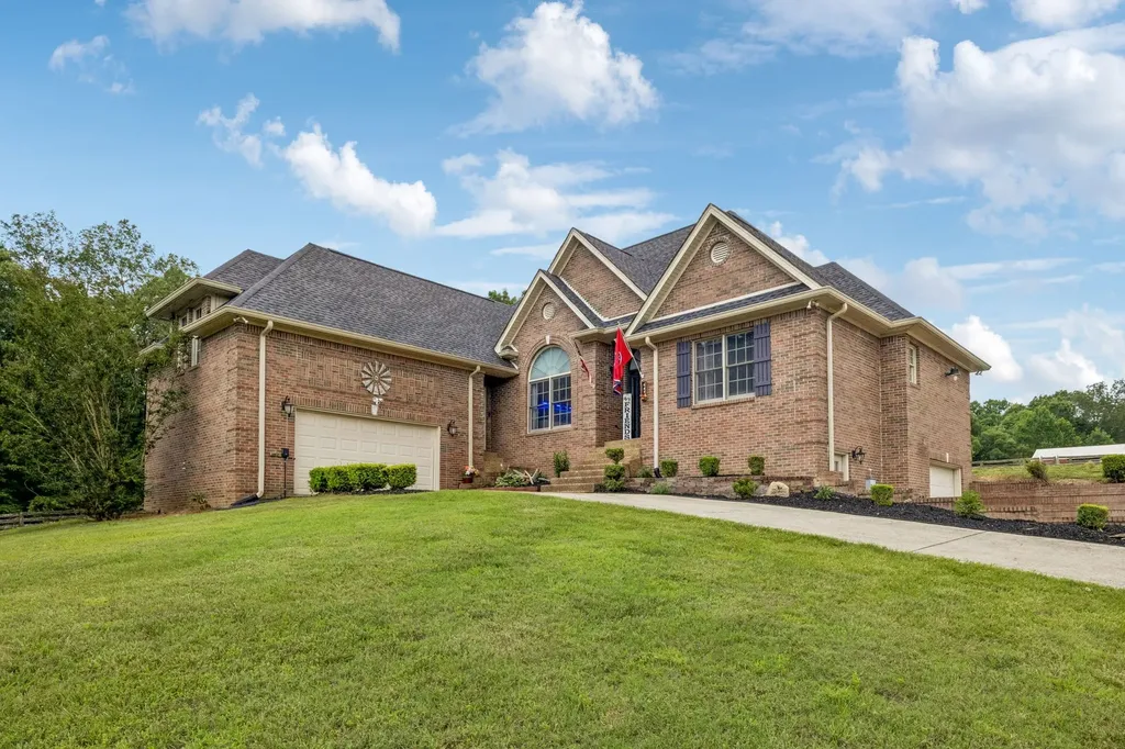 947 Bold Springs Road Mc Ewen TN 37101