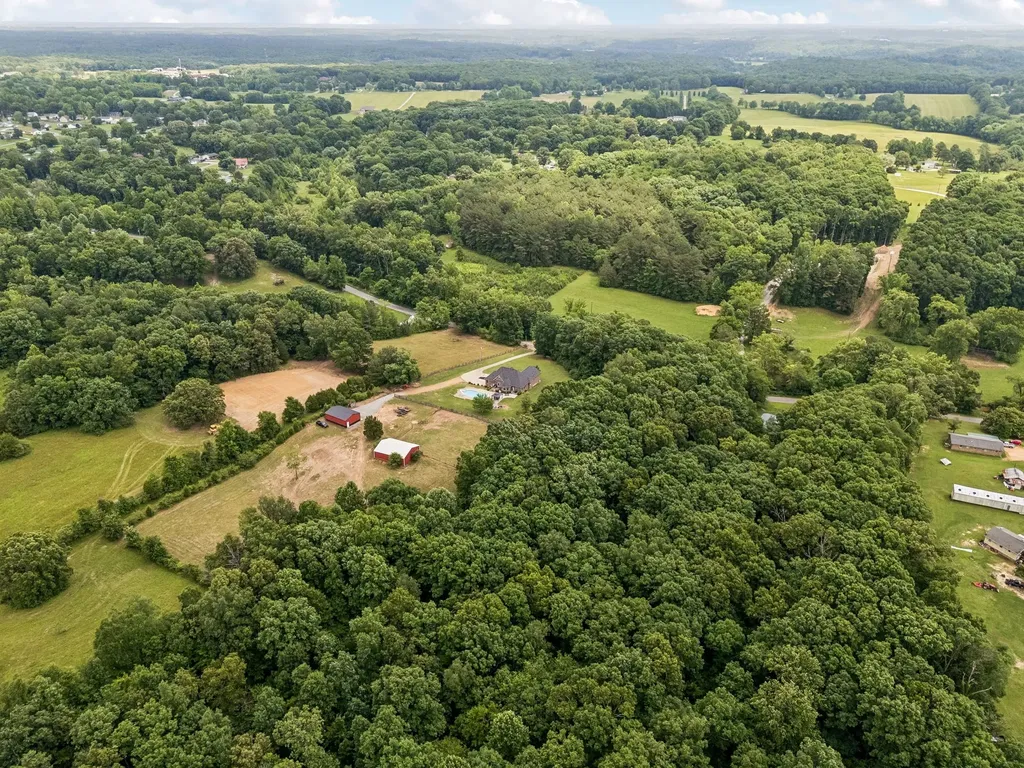 947 Bold Springs Road Mc Ewen TN 37101