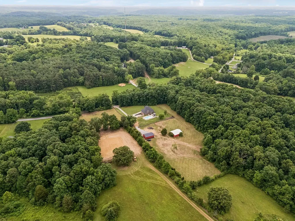 947 Bold Springs Road Mc Ewen TN 37101