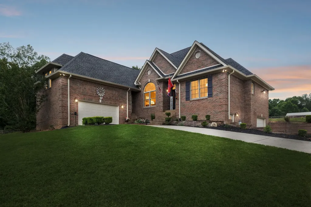 947 Bold Springs Road Mc Ewen TN 37101