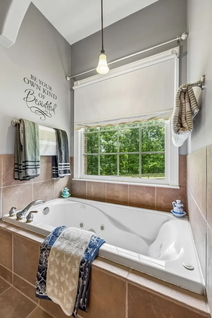 947 Bold Springs Road Mc Ewen TN 37101