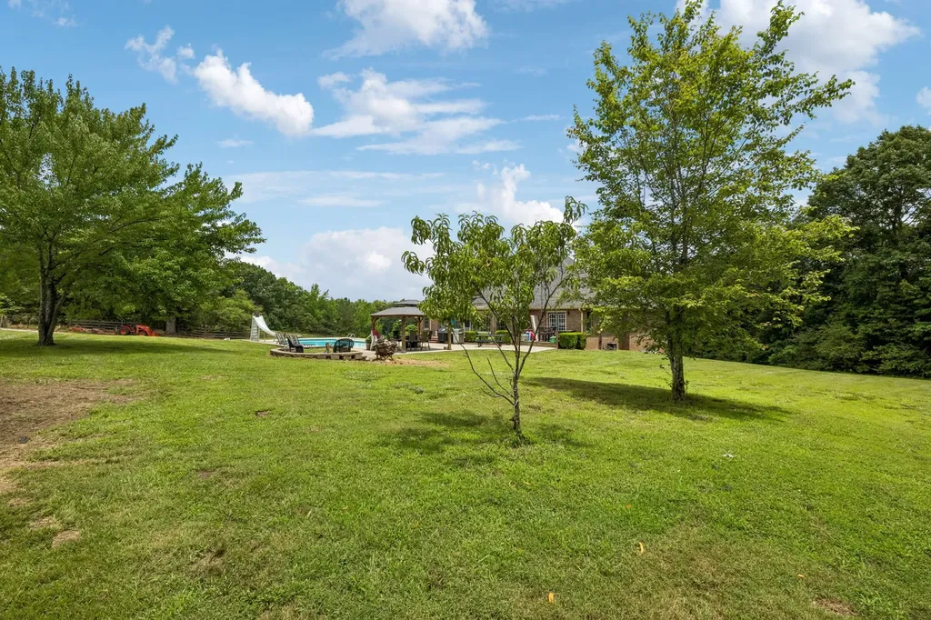 947 Bold Springs Road Mc Ewen TN 37101