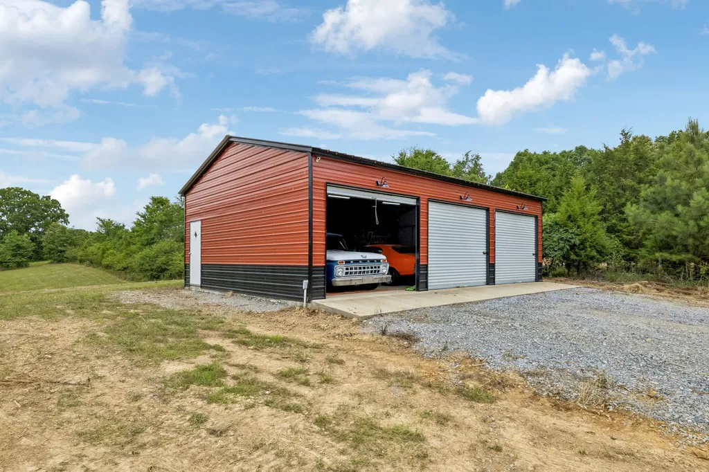 947 Bold Springs Road Mc Ewen TN 37101