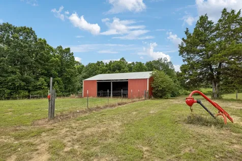 947 Bold Springs Road Mc Ewen TN 37101