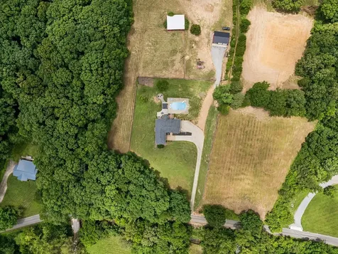 947 Bold Springs Road Mc Ewen TN 37101