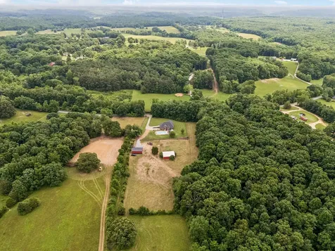 947 Bold Springs Road Mc Ewen TN 37101