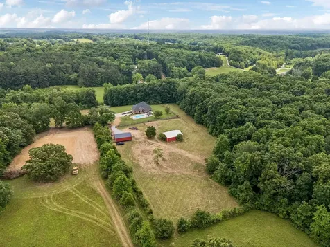 947 Bold Springs Road Mc Ewen TN 37101