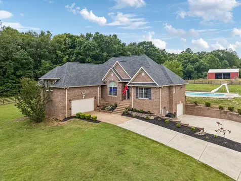 947 Bold Springs Road Mc Ewen TN 37101