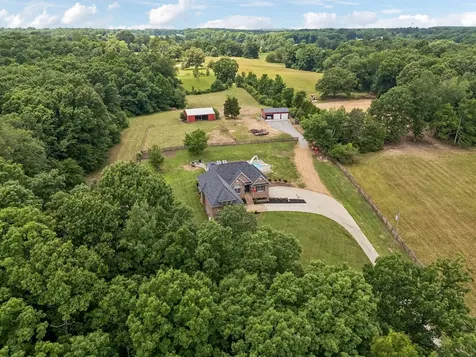 947 Bold Springs Road Mc Ewen TN 37101