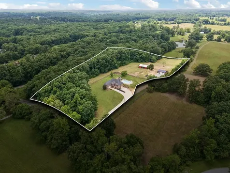 947 Bold Springs Road Mc Ewen TN 37101