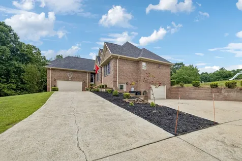 947 Bold Springs Road Mc Ewen TN 37101