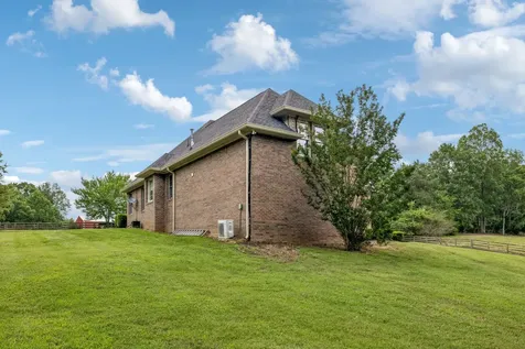947 Bold Springs Road Mc Ewen TN 37101