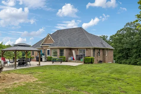 947 Bold Springs Road Mc Ewen TN 37101