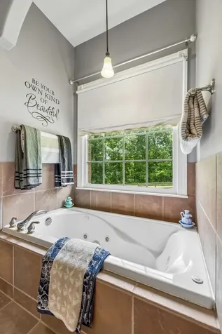 947 Bold Springs Road Mc Ewen TN 37101