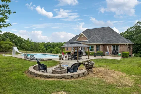 947 Bold Springs Road Mc Ewen TN 37101