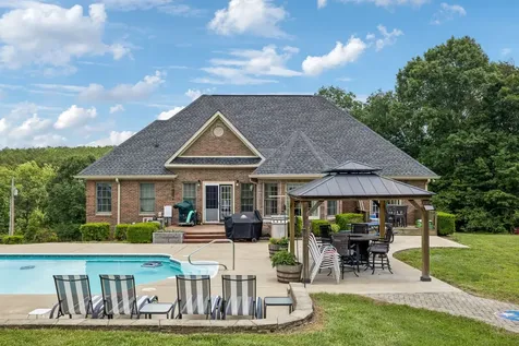 947 Bold Springs Road Mc Ewen TN 37101