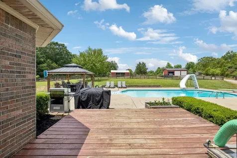 947 Bold Springs Road Mc Ewen TN 37101