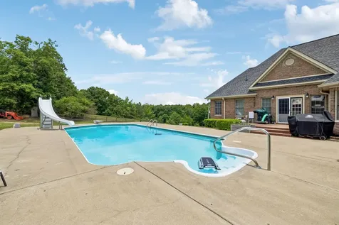 947 Bold Springs Road Mc Ewen TN 37101