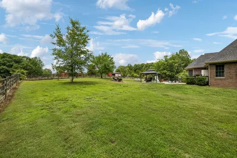 947 Bold Springs Road Mc Ewen TN 37101