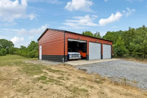 947 Bold Springs Road Mc Ewen TN 37101
