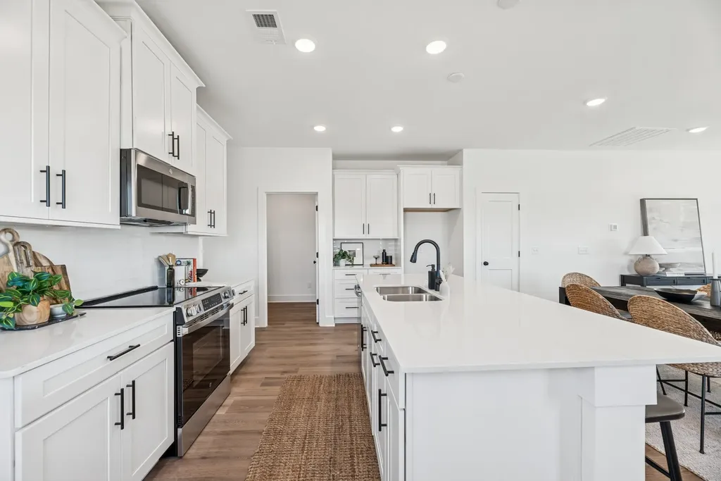 504 Canal Circle Nashville TN 37214
