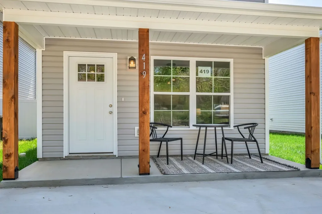 419 Via Drive Clarksville TN 37043
