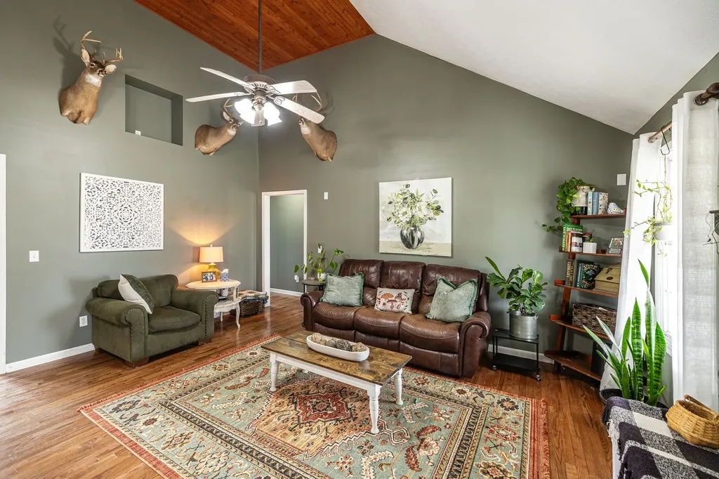 144B Leo Carter Road Bethpage TN 37022