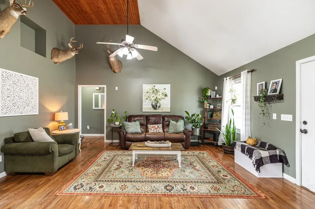 144B Leo Carter Road Bethpage TN 37022
