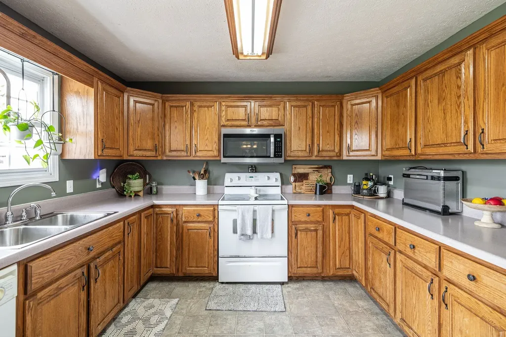 144B Leo Carter Road Bethpage TN 37022