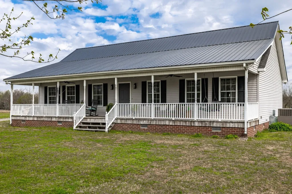 144B Leo Carter Road Bethpage TN 37022