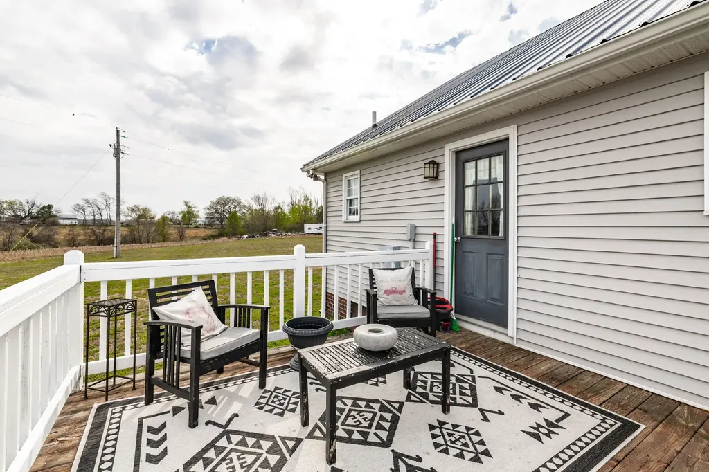 144B Leo Carter Road Bethpage TN 37022