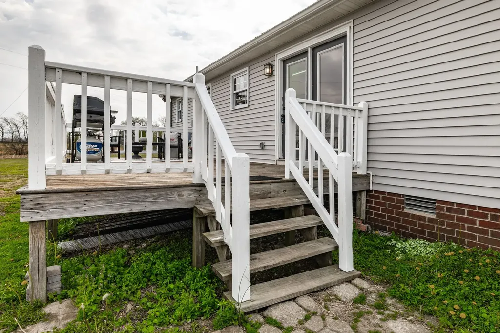 144B Leo Carter Road Bethpage TN 37022