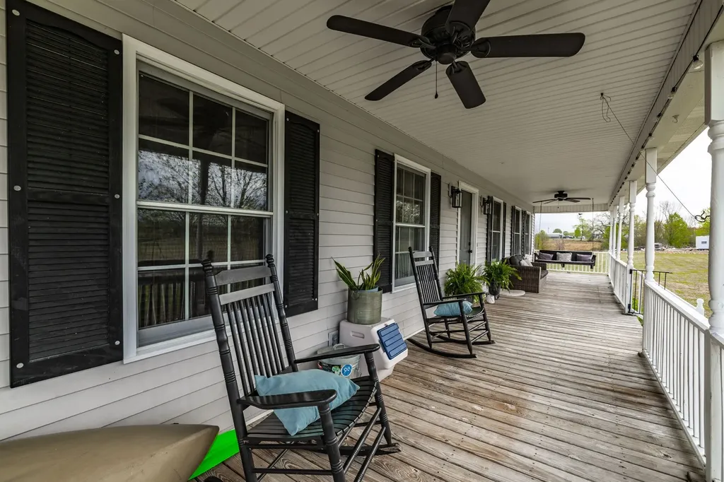 144B Leo Carter Road Bethpage TN 37022
