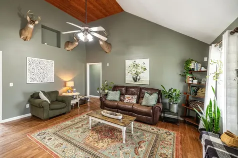 144B Leo Carter Road Bethpage TN 37022
