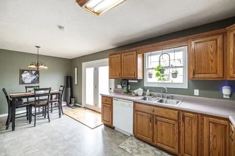 144B Leo Carter Road Bethpage TN 37022