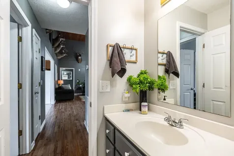 144B Leo Carter Road Bethpage TN 37022