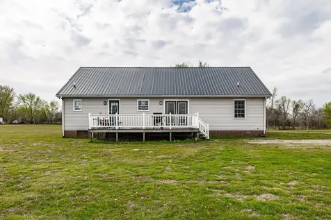144B Leo Carter Road Bethpage TN 37022
