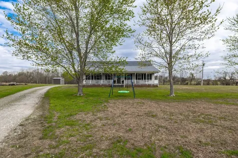 144B Leo Carter Road Bethpage TN 37022