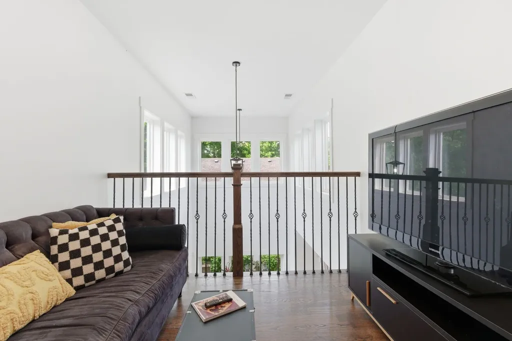 3715 Fairview Drive Nashville TN 37218