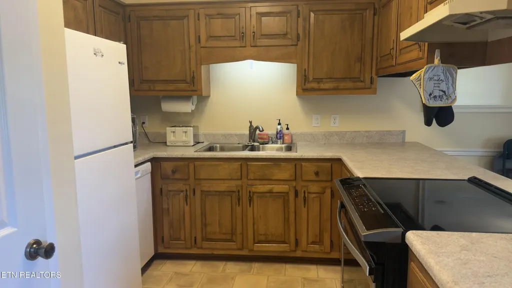 106 Hazleton Lane Oak Ridge TN 37830