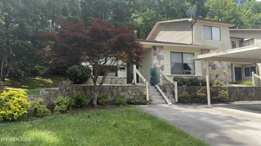 106 Hazleton Lane Oak Ridge TN 37830