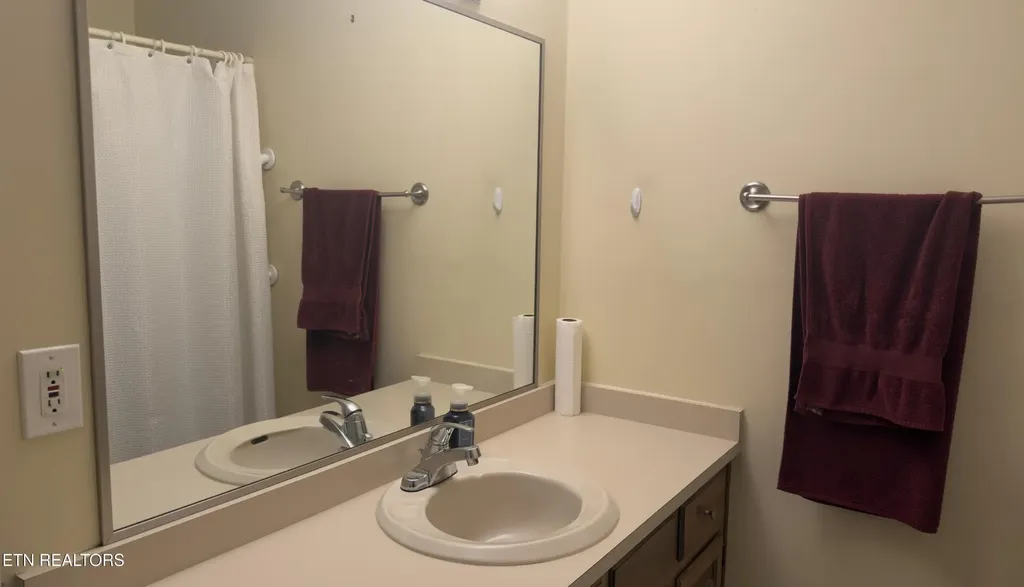 106 Hazleton Lane Oak Ridge TN 37830