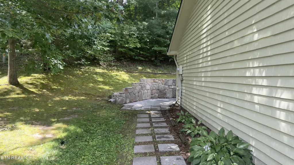 106 Hazleton Lane Oak Ridge TN 37830
