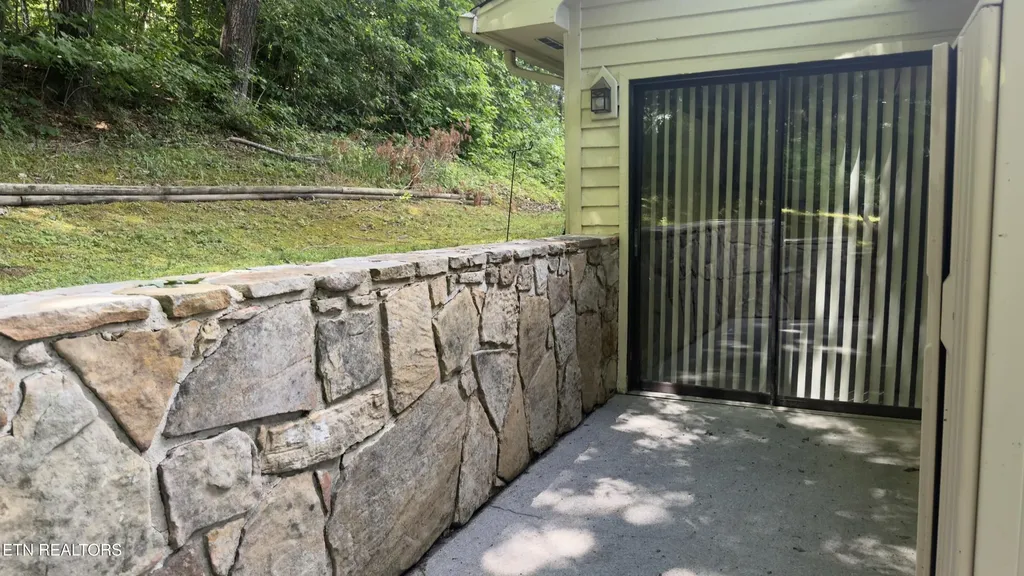 106 Hazleton Lane Oak Ridge TN 37830