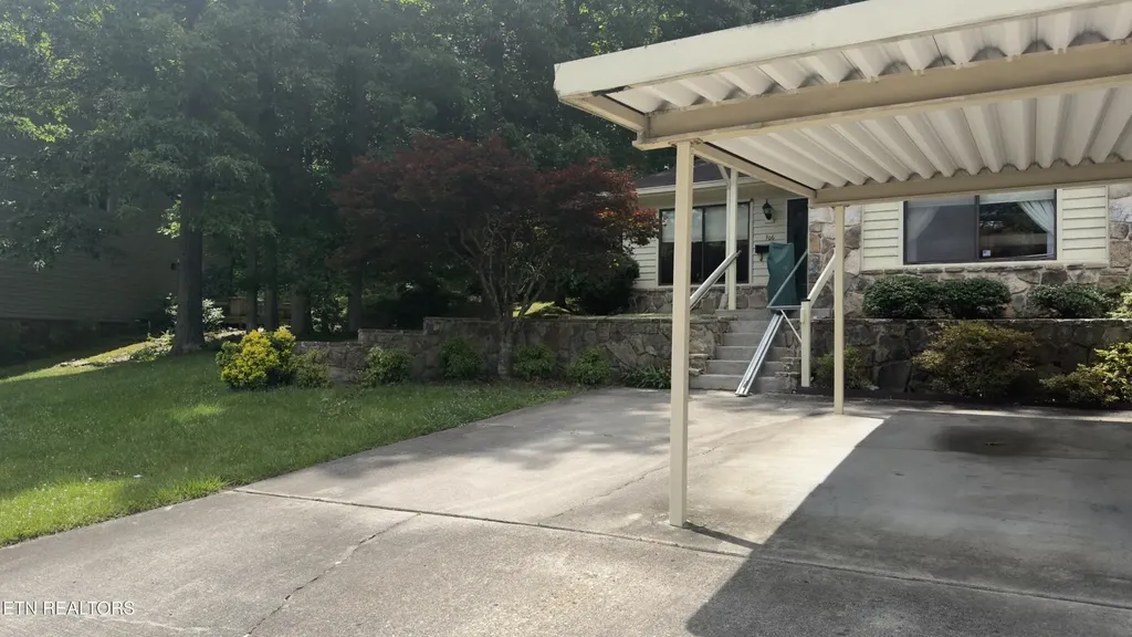 106 Hazleton Lane Oak Ridge TN 37830