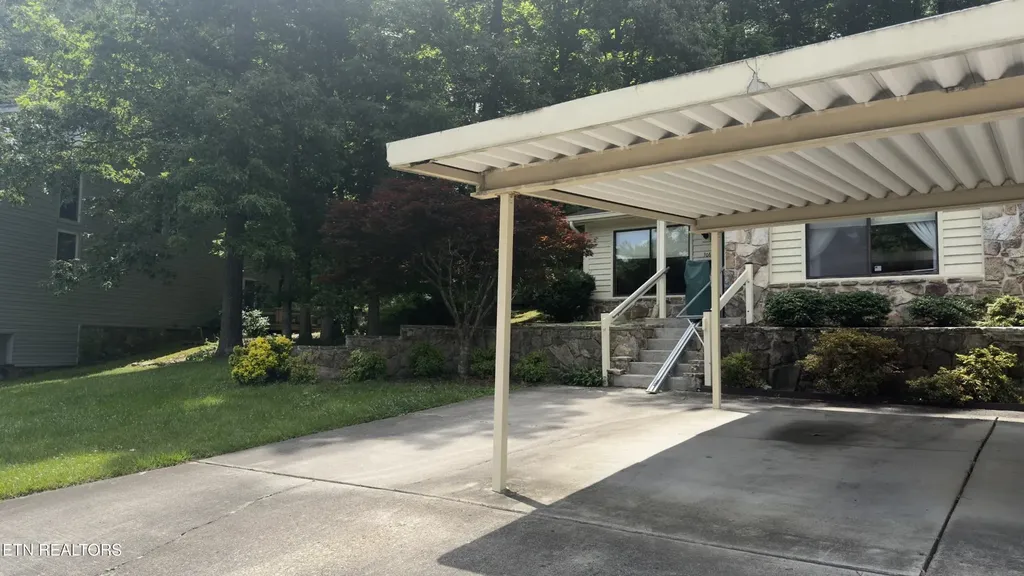 106 Hazleton Lane Oak Ridge TN 37830