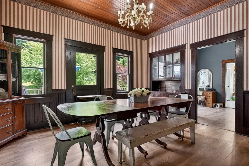 283 Hunting Creek Road Whitleyville TN 38588